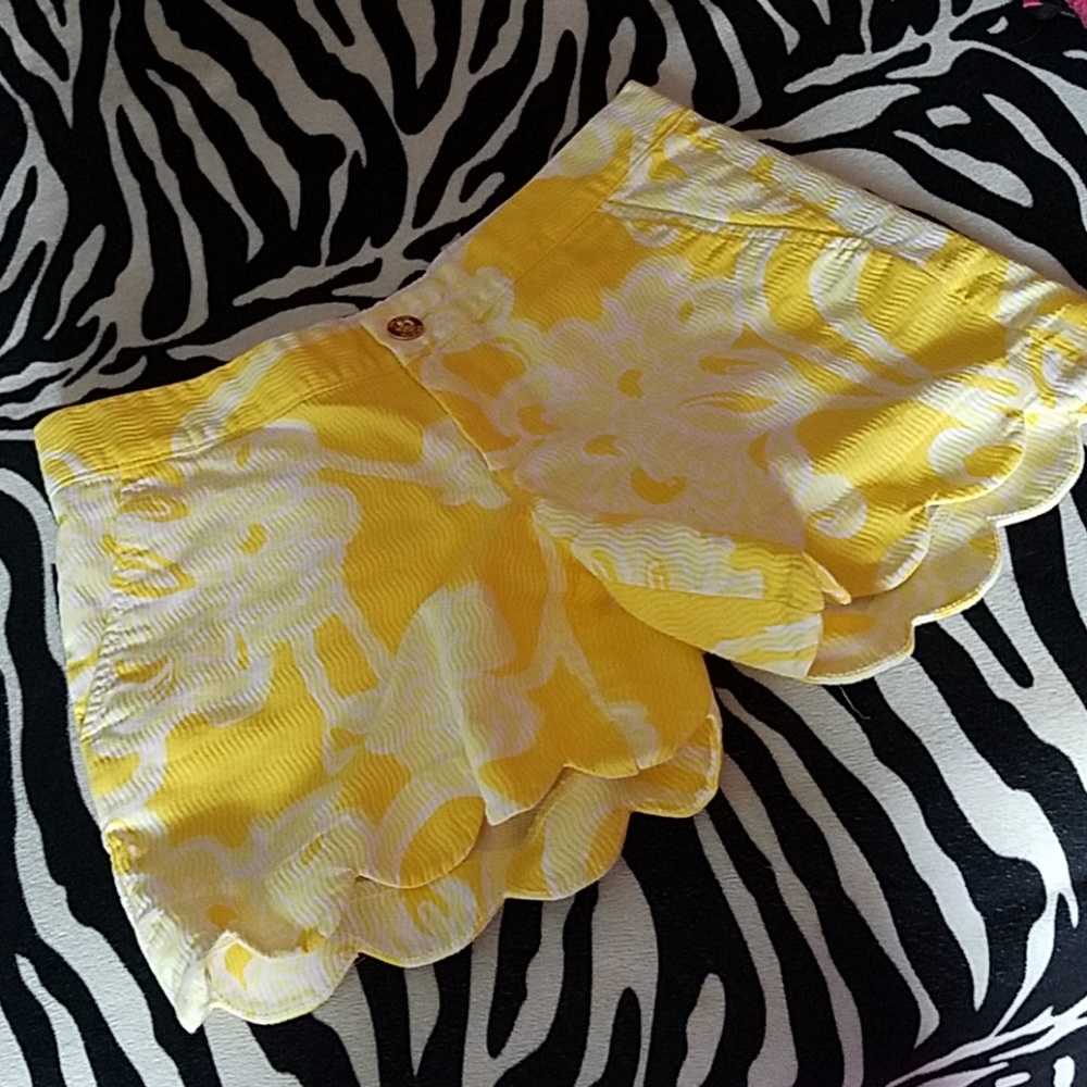 Lilly Pulitzer Buttercup Scalloped Shorts